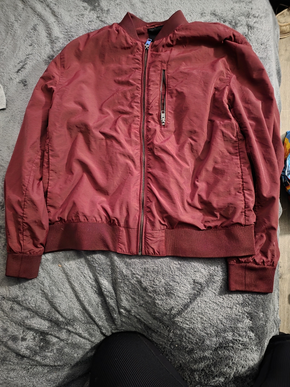 H&M Men's Burgundy Bomber Jacket